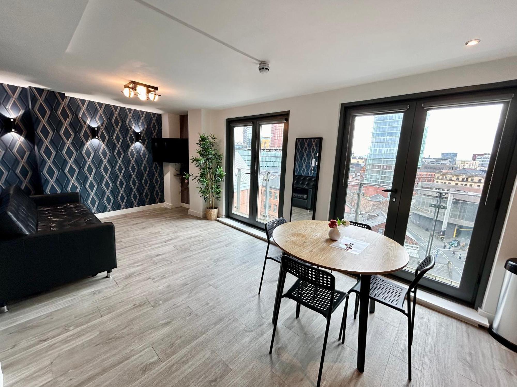 Centre, Floor Apartment, Two Balconies * Mánchester